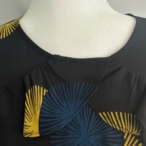 Cut out shoulder top - Picture 5 of 8